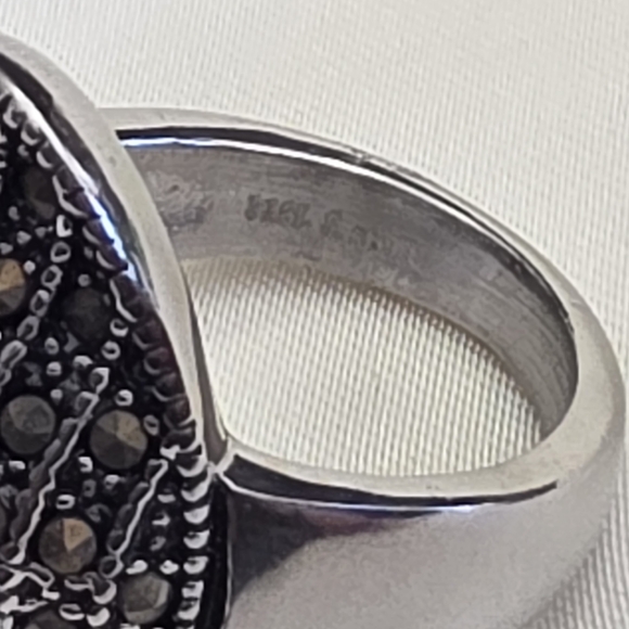 Swiss Marcasite Black Oxidized Stainless Steel Ring- Size 7- TGW 1.5cts - Picture 4 of 5